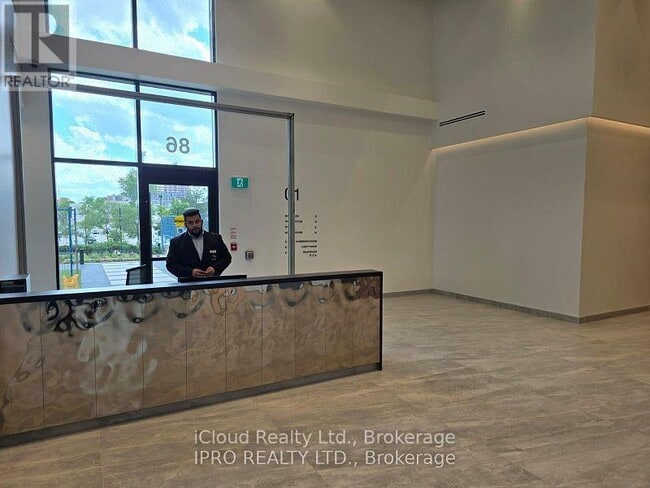 Building Photo - 86 Dundas St E