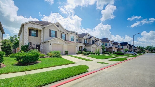 Building Photo - 16110 Limestone Lake Dr