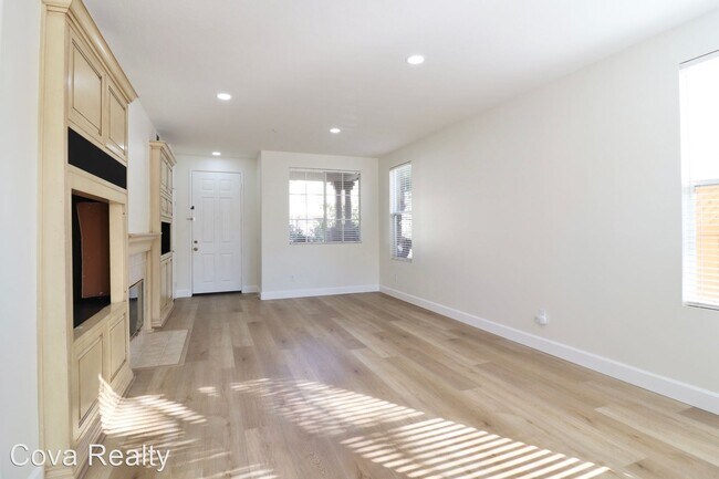 Building Photo - 4 br, 2.5 bath House - 805 Noontide Way