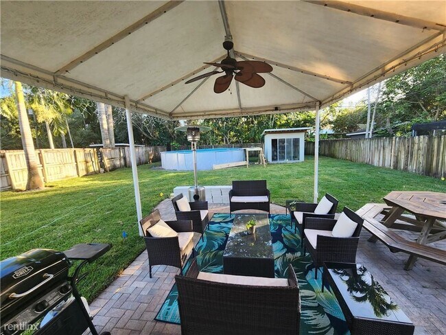 Foto del edificio - 2 br, 1 bath House - 700 SW 12th Ct