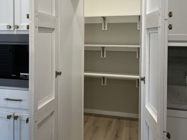 Building Photo - 10912 Tall Oak Cir