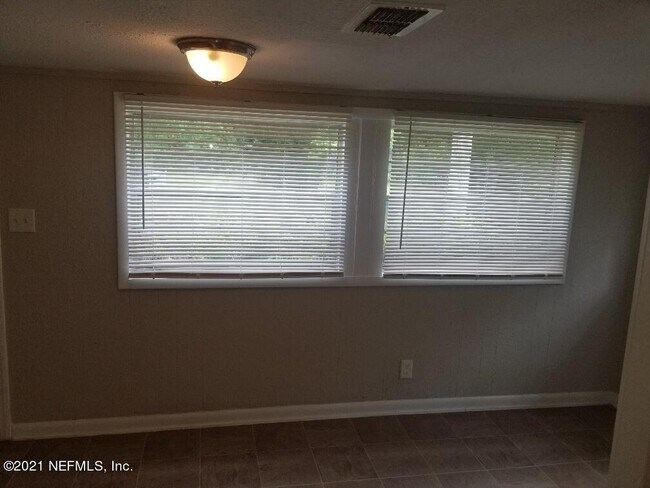 Foto del edificio - 1627 W 22nd St