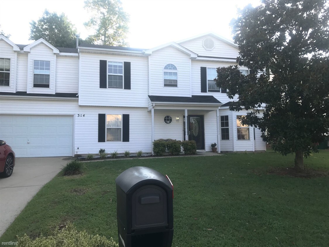 Foto principal - 314 Peach Tree Cres