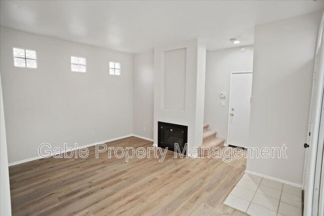 Building Photo - 27870 Crown Ct Cir
