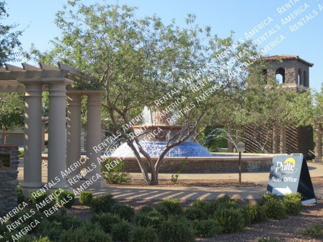 Building Photo - Beautiful 5 Bedroom Home in Bella Via!