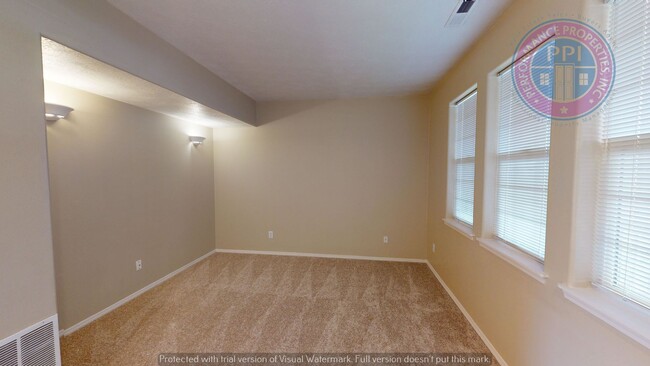 Building Photo - Happy Valley Townhouse - Walking distance ...