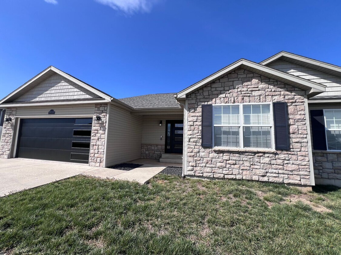 Foto del edificio - Beautiful Modern 5-Bedroom Home in Brush Creek-St. Robert!