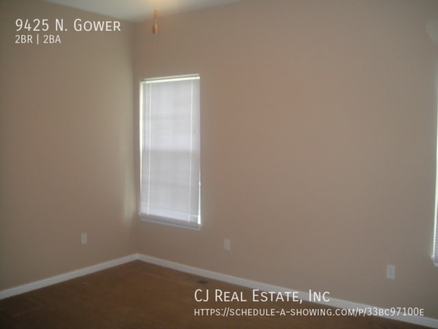 Foto del edificio - 9425 N. Gower-