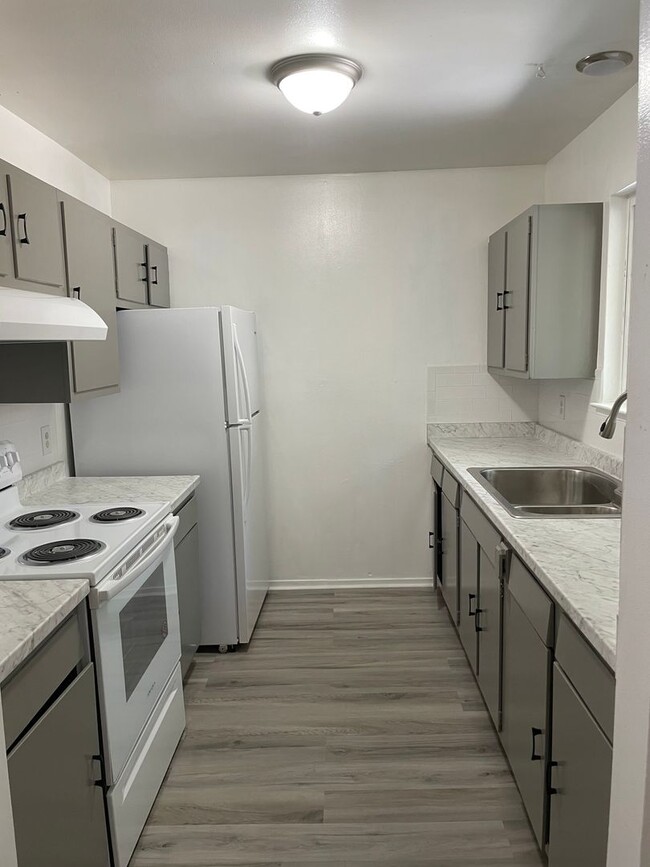 Building Photo - 3685 Tamarack Ave