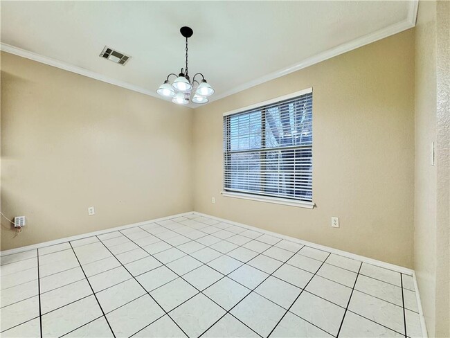 Building Photo - 4901 Roxbury Way