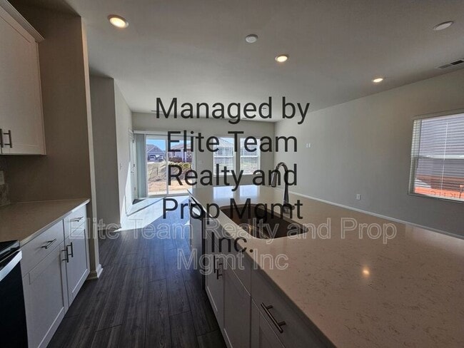 Foto del edificio - 5213 Brailey Cir