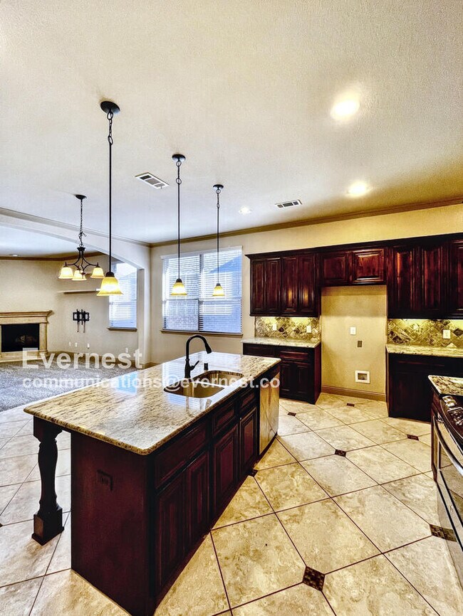 Foto del edificio - 16709 Stillhouse Hollow Ct