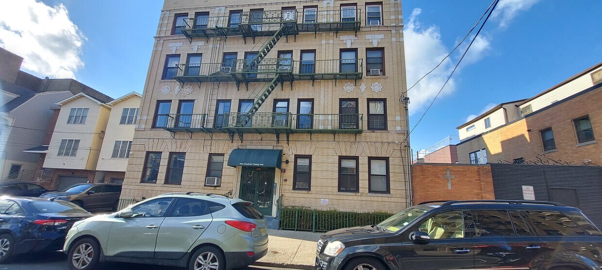 121 Garrison Ave Unit 403, Jersey City, NJ 07306 Condo for Rent in