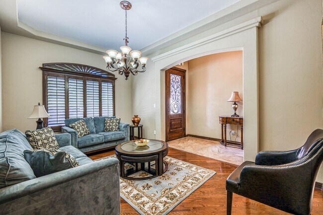 Building Photo - Westside area for Short Term Rental (Compl...