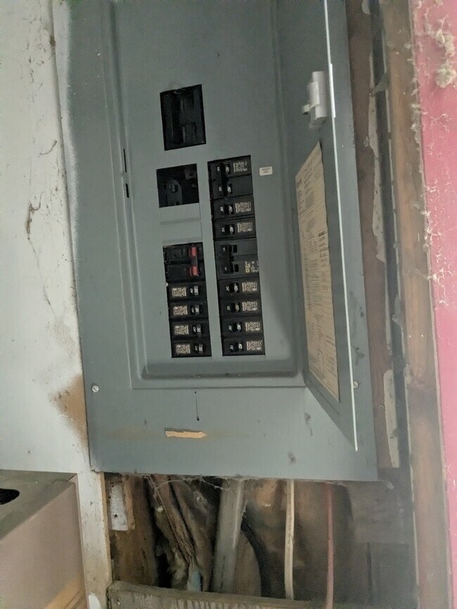Foto del edificio - 801 W 10th St