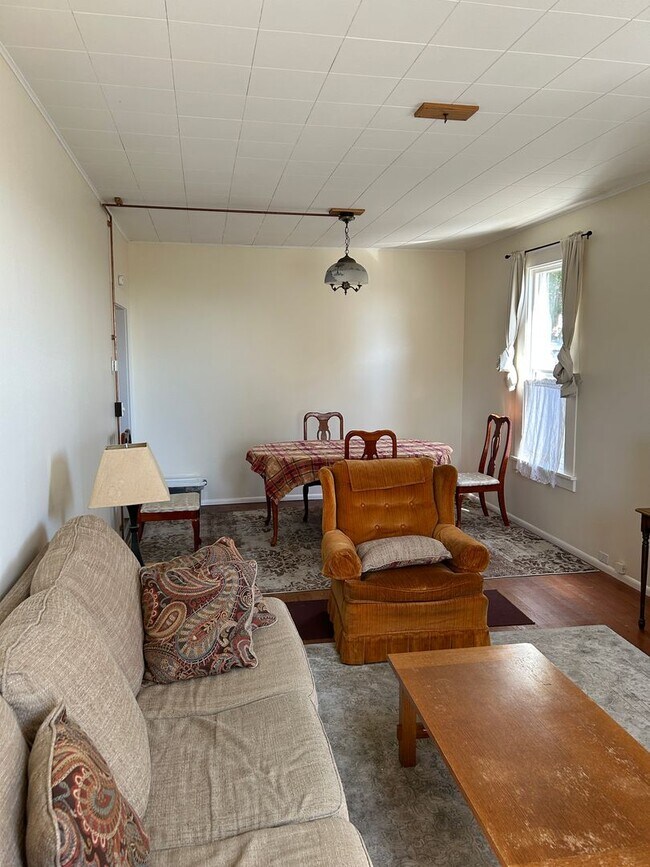 Foto del edificio - Charming 4-Bedroom Home Near Cal Poly Humb...