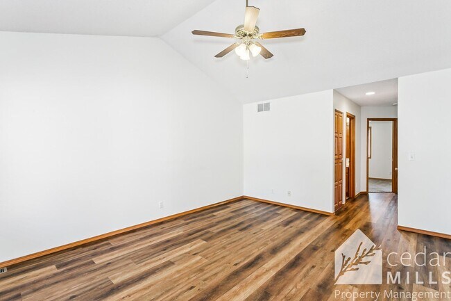 Foto del edificio - 3 BED, 3 BATH DOUGLAS AND MAIZE