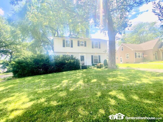 Building Photo - 6100 Pleasant Dr