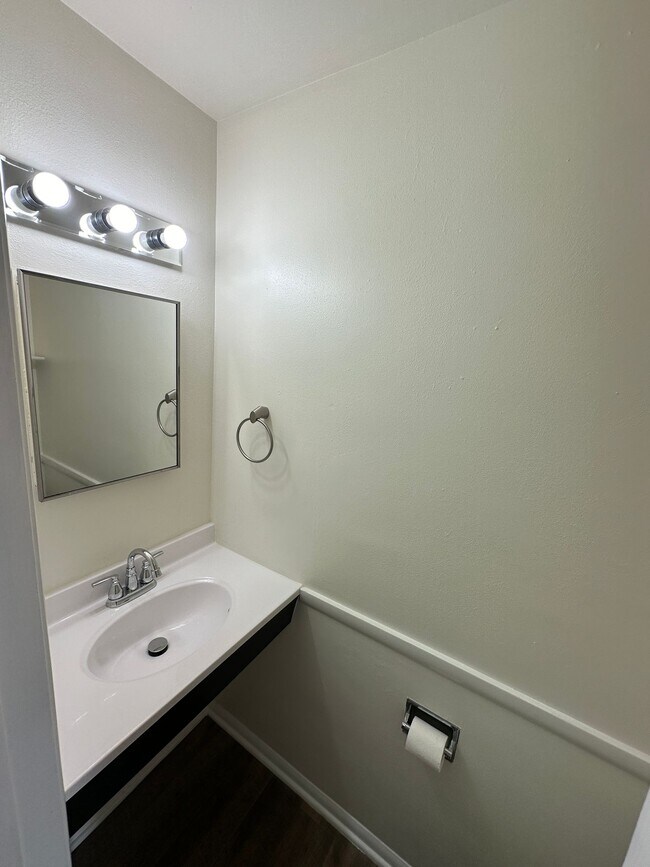 Foto del edificio - 4409-4415 Eastridge Drive