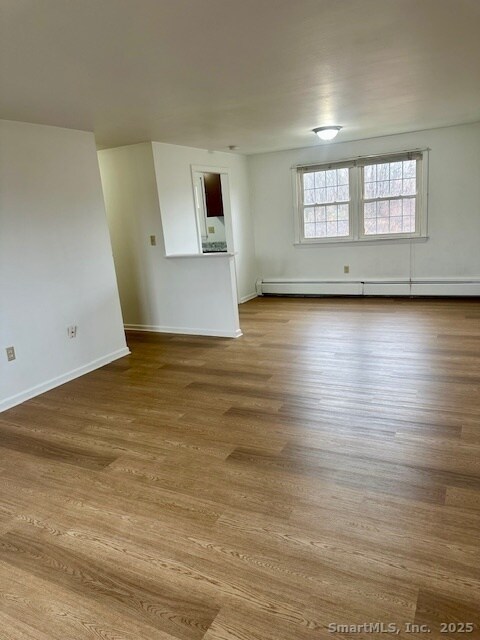 Foto del edificio - 47 Brewster Rd