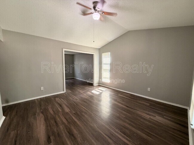 Foto del edificio - 691 Creekstone Cir