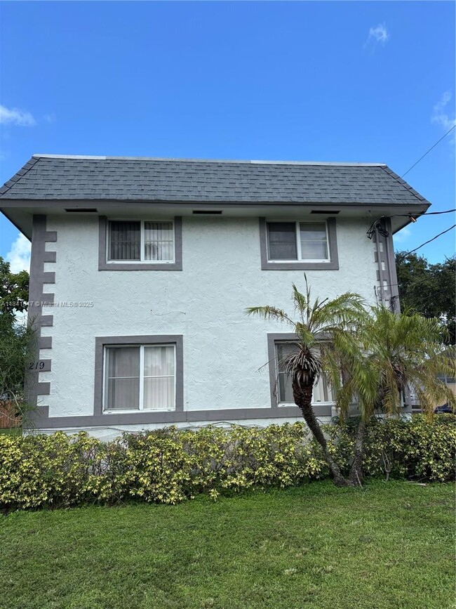 Building Photo - 219 W Dixie Hwy