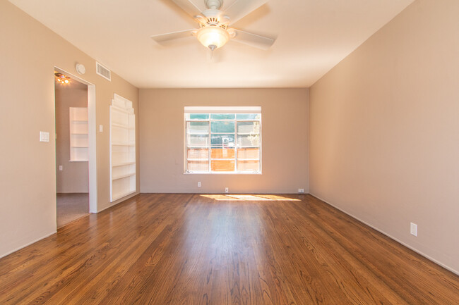 Building Photo - 1602-1604 Rosecrans / 3010 Jarvis