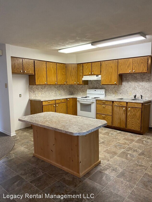 2 br, 1 bath House 134 N 2162 W Unit B House Rental in Rexburg, ID