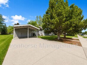 Building Photo - 411 N 16th Ave