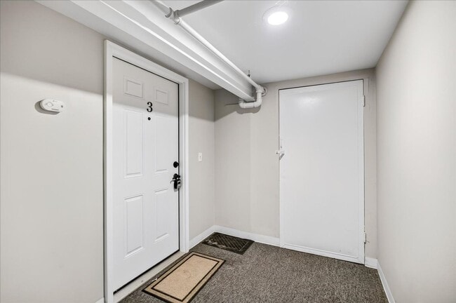 Building Photo - 4310 Mohawk Dr