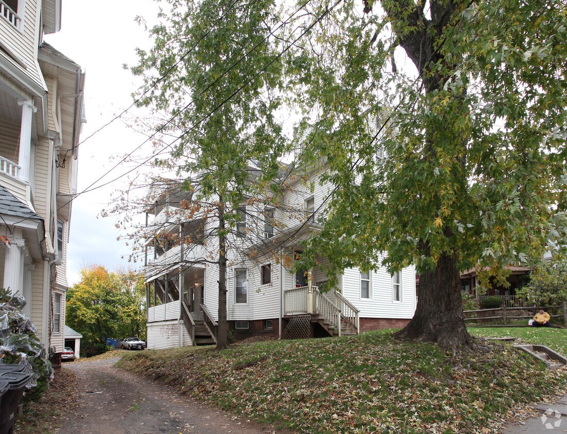 Building Photo - 326 Chestnut St