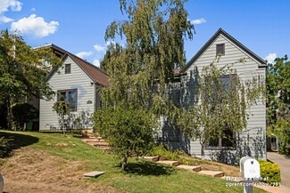 Building Photo - 938 Leo Way