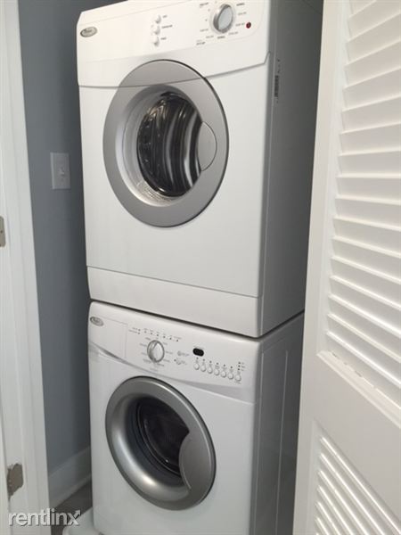 Building Photo - 1752 E Preston St