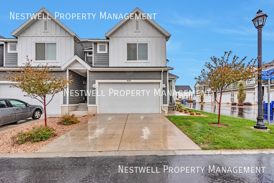 Primary Photo - Great 3-bed Townhome in Saratoga Springs.
