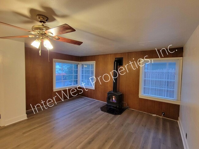 Foto del edificio - Super Cute Oregon City 3bd Home with Washe...