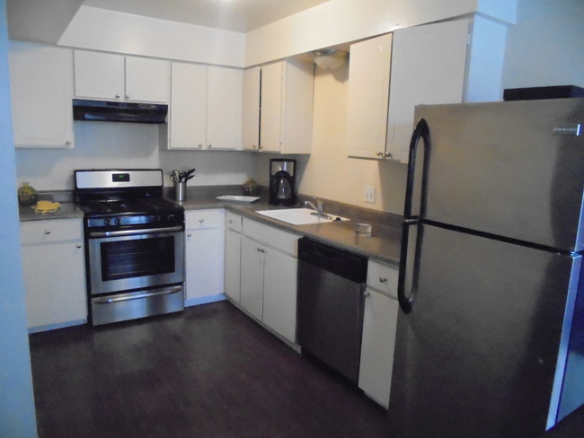 775SQ FT UNIT KITCHEN - Acacia at Carmichael Apartments