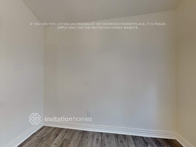 Building Photo - 9167 Golden Sunshine Dr