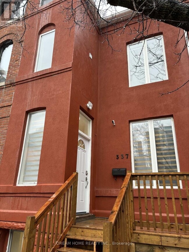 Building Photo - 337 Mutual St