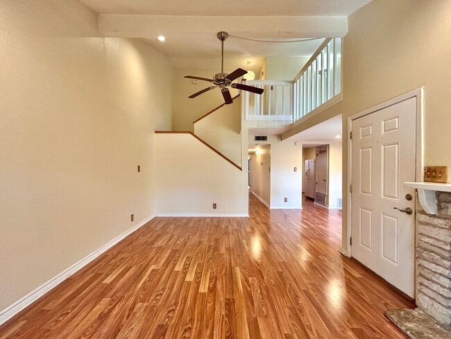 Foto del edificio - 1713 Timber Ridge Dr