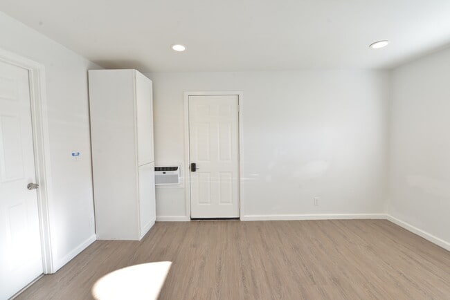 Foto del edificio - 3121 Monroe St