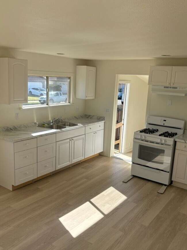 Foto del edificio - 803 N O St