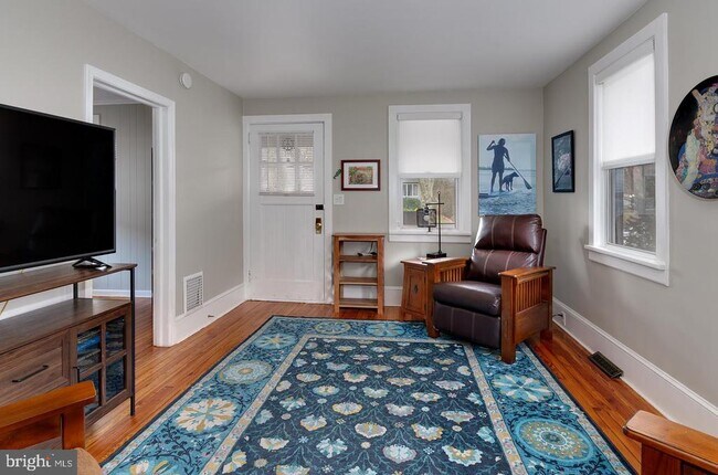 Foto del edificio - 325 Kenilworth Ave