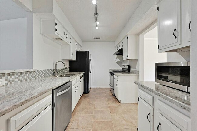 Building Photo - 3326 Clarksburg Dr