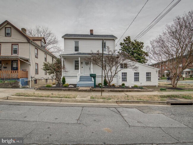 Building Photo - 3703 35th St