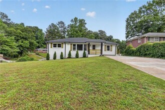Building Photo - 3081 Glendale Ct