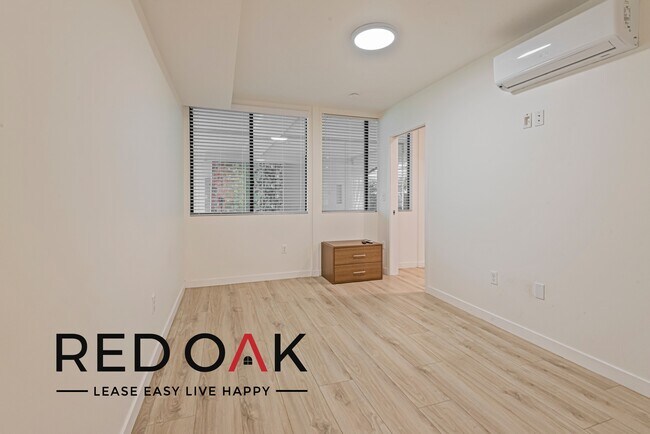 Foto del edificio - Beautiful One Bedroom with Recessed Lighti...