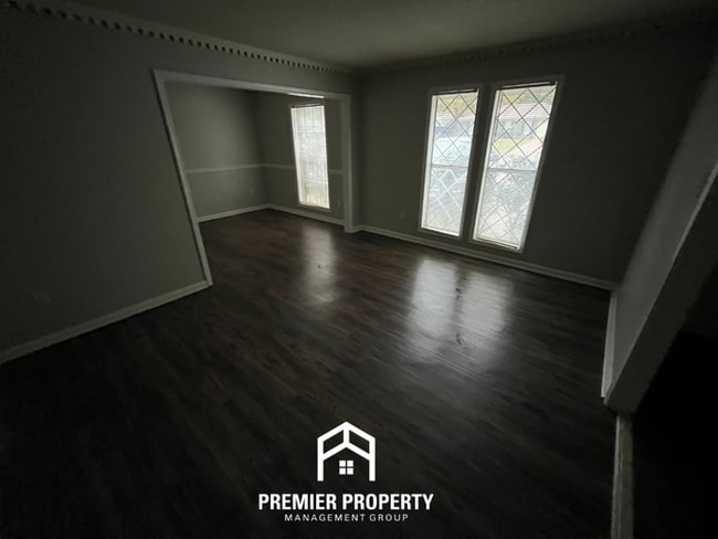 Foto del edificio - Available NOW!