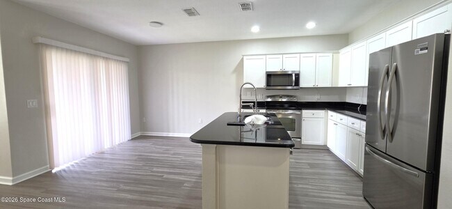 Building Photo - 1390 Lara Cir