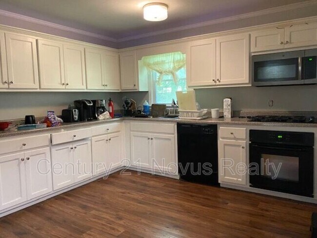 Building Photo - 45 S Greenwood Dr
