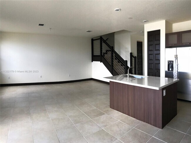 Building Photo - 15945 NW 91st Ct